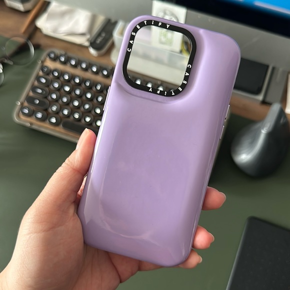 Casetify pillow case violet iPhone 14 Pro - Picture 1 of 4